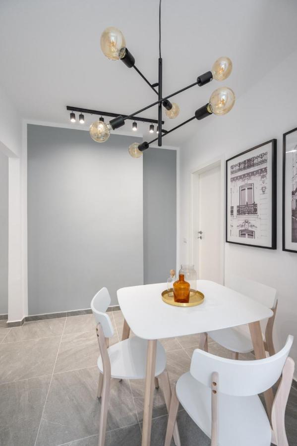 בוקרשט Relax Apartament In Piata Universitatii מראה חיצוני תמונה