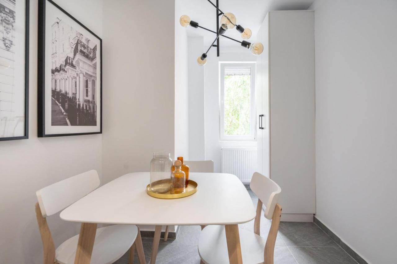 בוקרשט Relax Apartament In Piata Universitatii מראה חיצוני תמונה